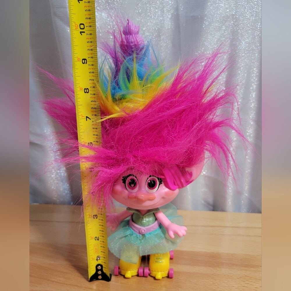 2017 DreamWorks Trolls Party Hair Poppy Figure Active Sings Works Interactive